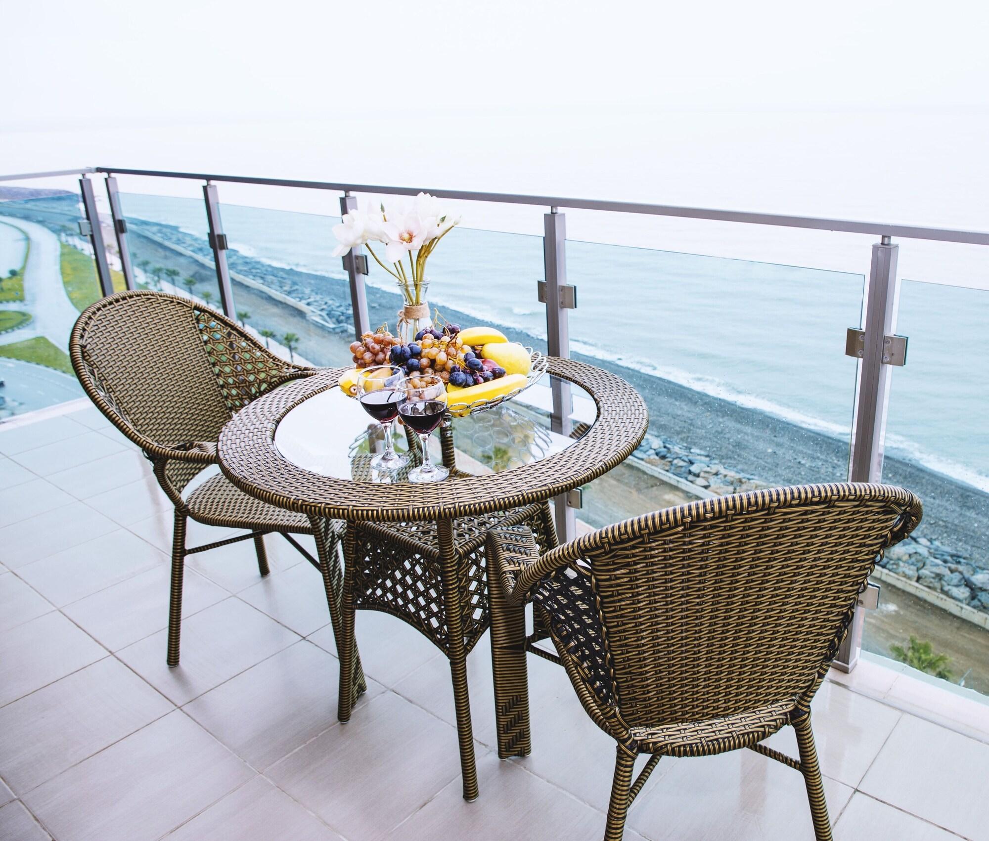 Aqua Batumi Hotel & Apartments ภายนอก รูปภาพ