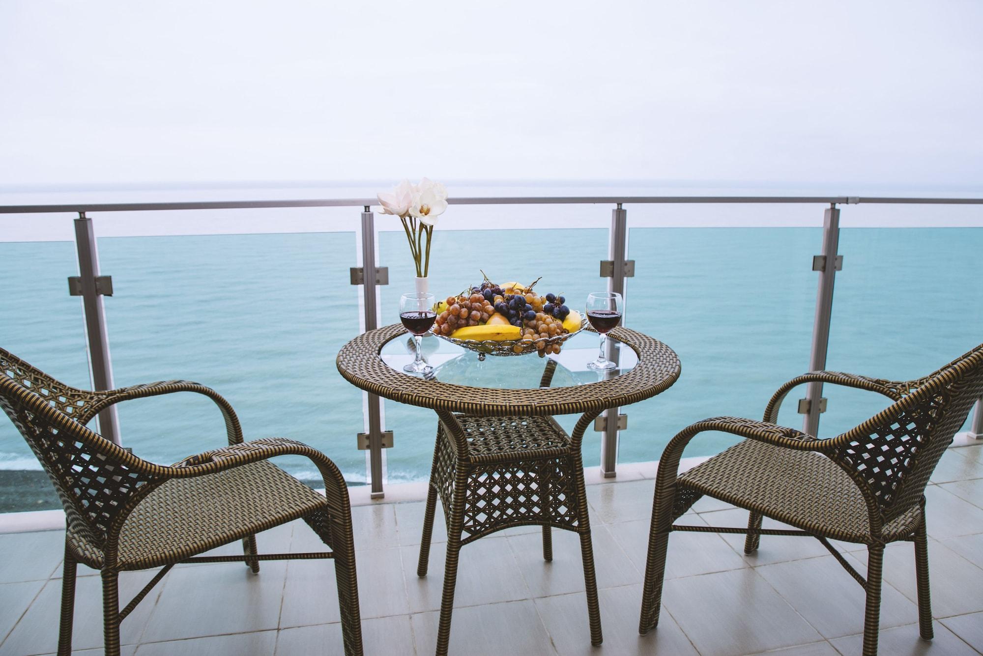 Aqua Batumi Hotel & Apartments ภายนอก รูปภาพ