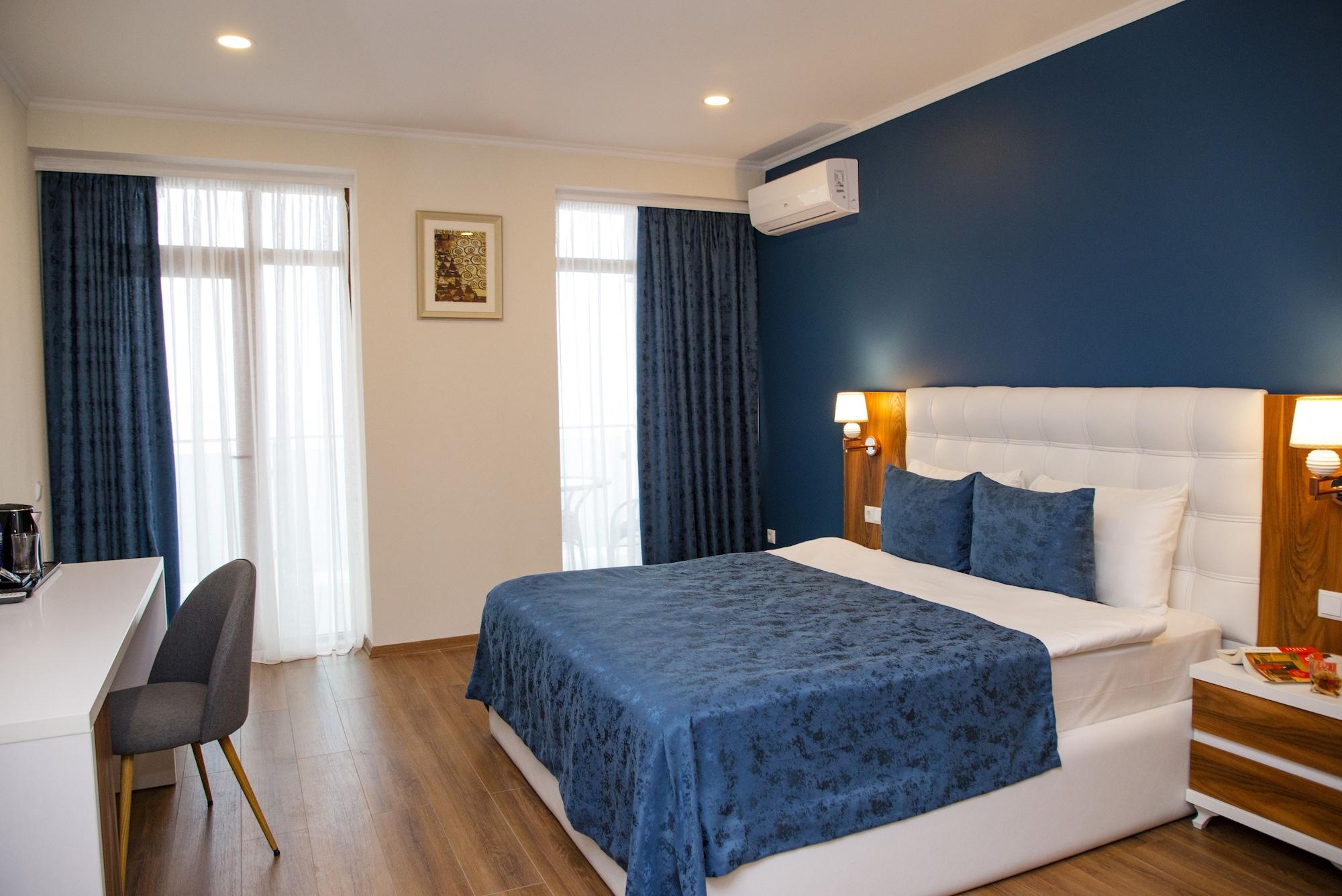 Aqua Batumi Hotel & Apartments ภายนอก รูปภาพ