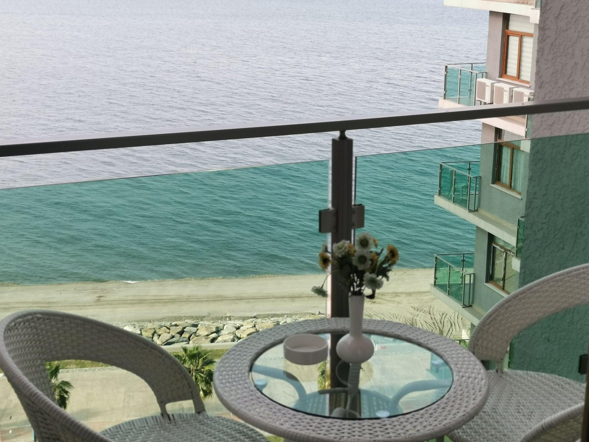 Aqua Batumi Hotel & Apartments ภายนอก รูปภาพ