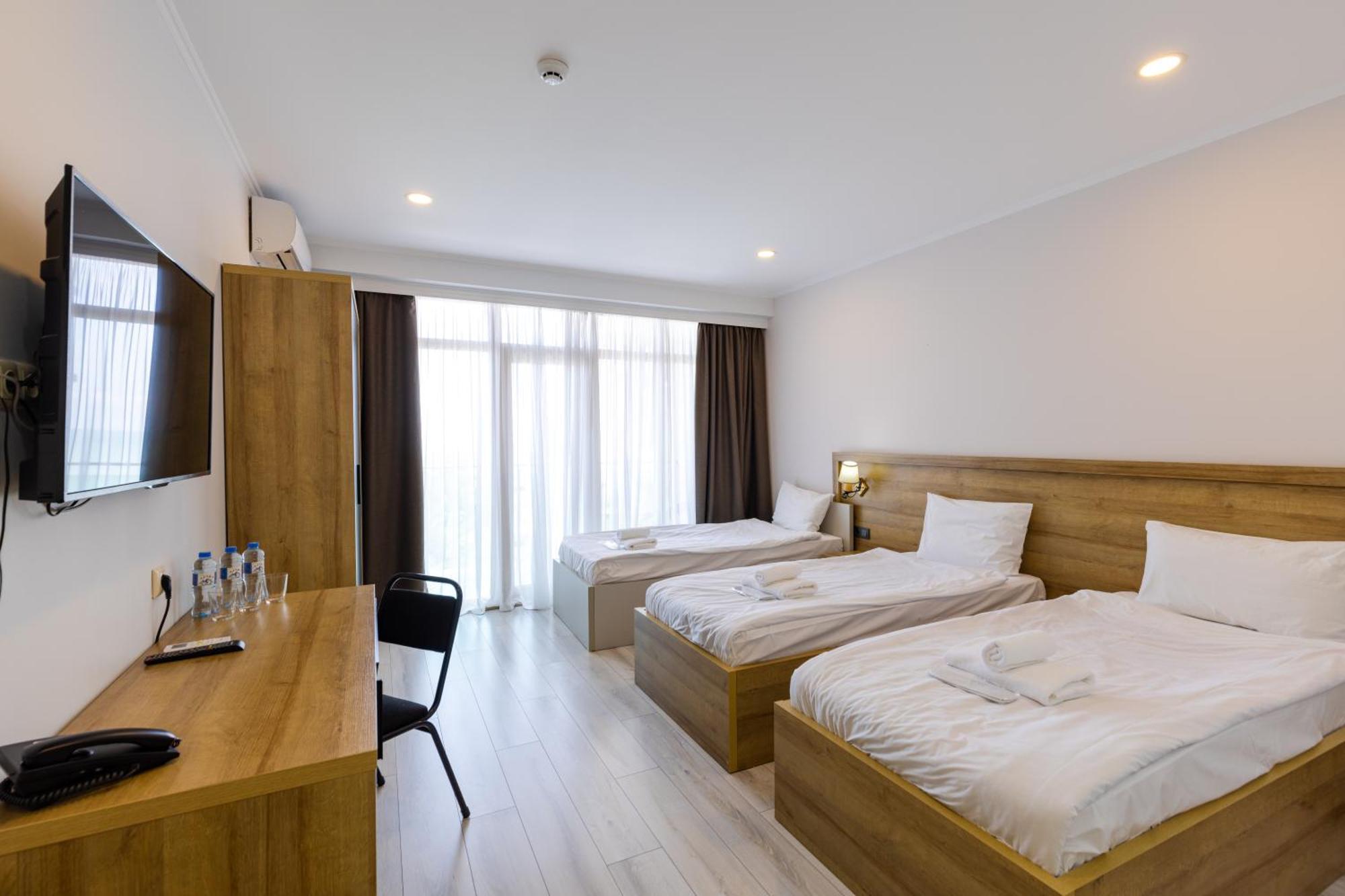 Aqua Batumi Hotel & Apartments ภายนอก รูปภาพ