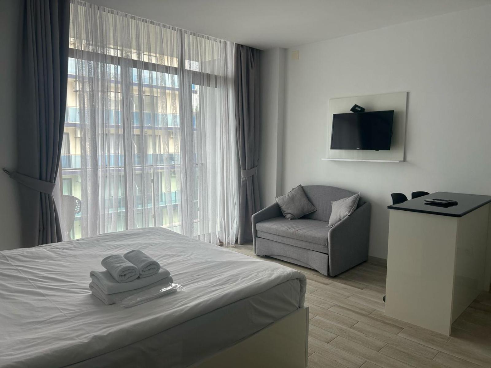 Aqua Batumi Hotel & Apartments ภายนอก รูปภาพ