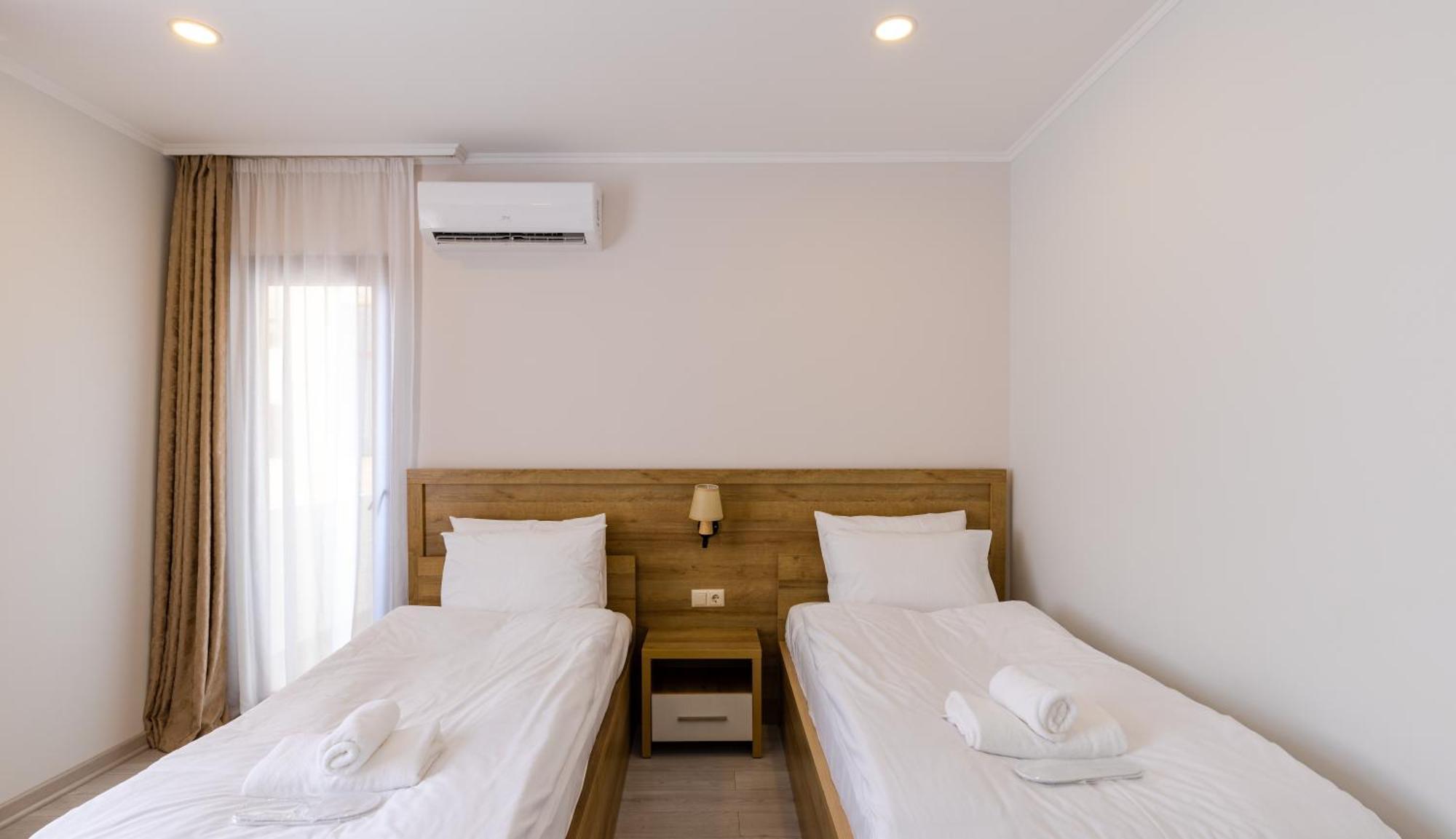 Aqua Batumi Hotel & Apartments ภายนอก รูปภาพ