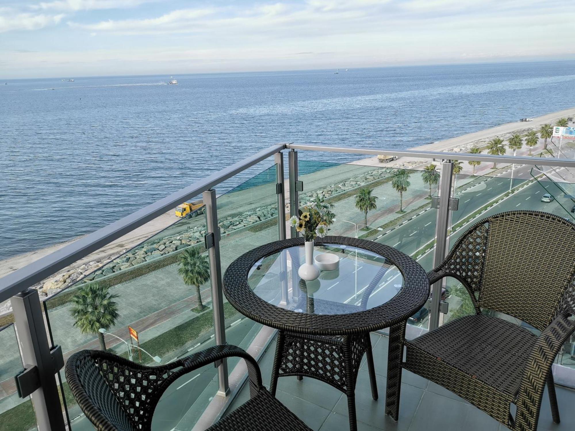 Aqua Batumi Hotel & Apartments ภายนอก รูปภาพ