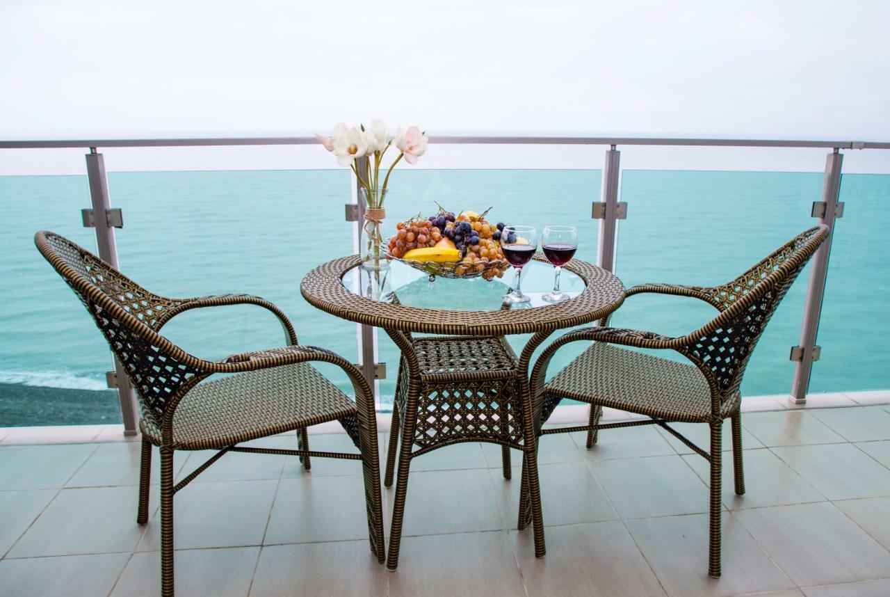 Aqua Batumi Hotel & Apartments ภายนอก รูปภาพ